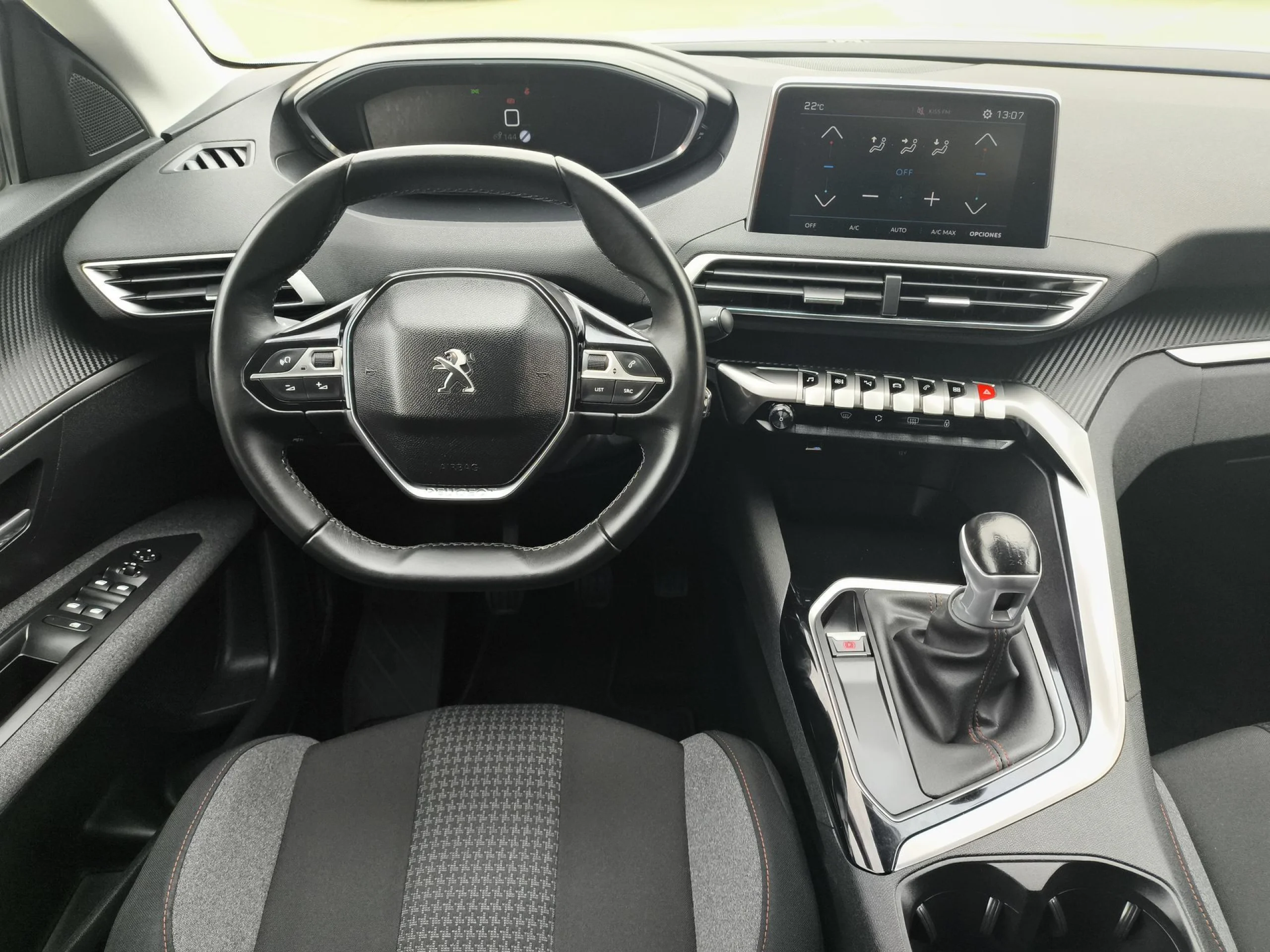 Peugeot 3008 SUV PureTech 130 SANDS Active 96 kW (130 CV) - Foto 17