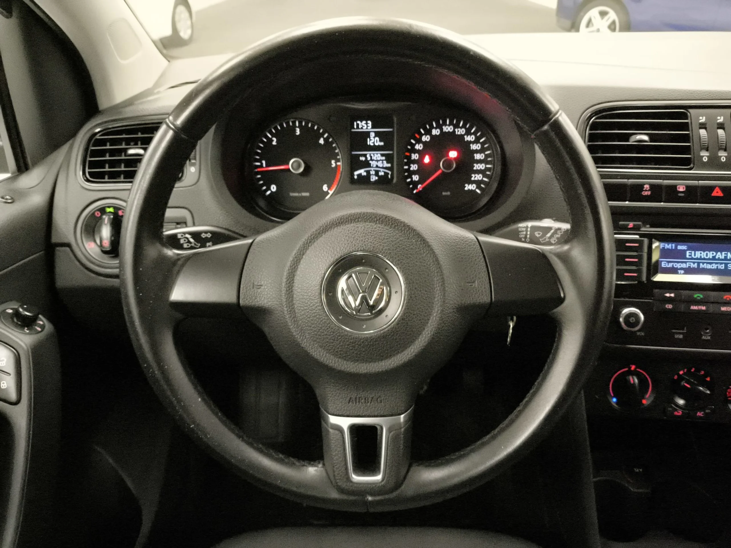 Volkswagen Polo Advance 1.2 TDI 55 kW (75 CV) - Foto 11