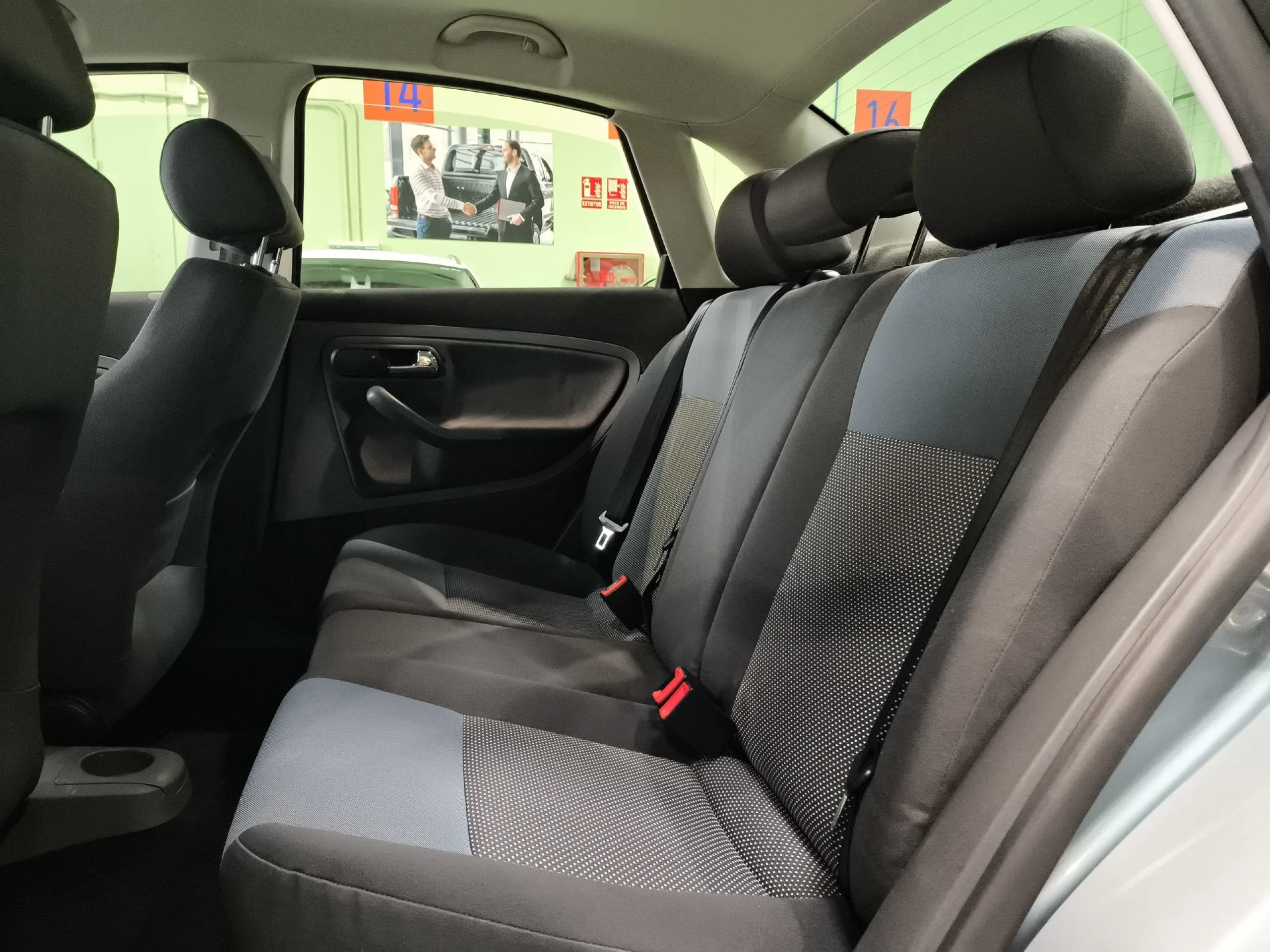 Seat Córdoba 1.4 16V Stylance 74 kW (100 CV) - Foto 24