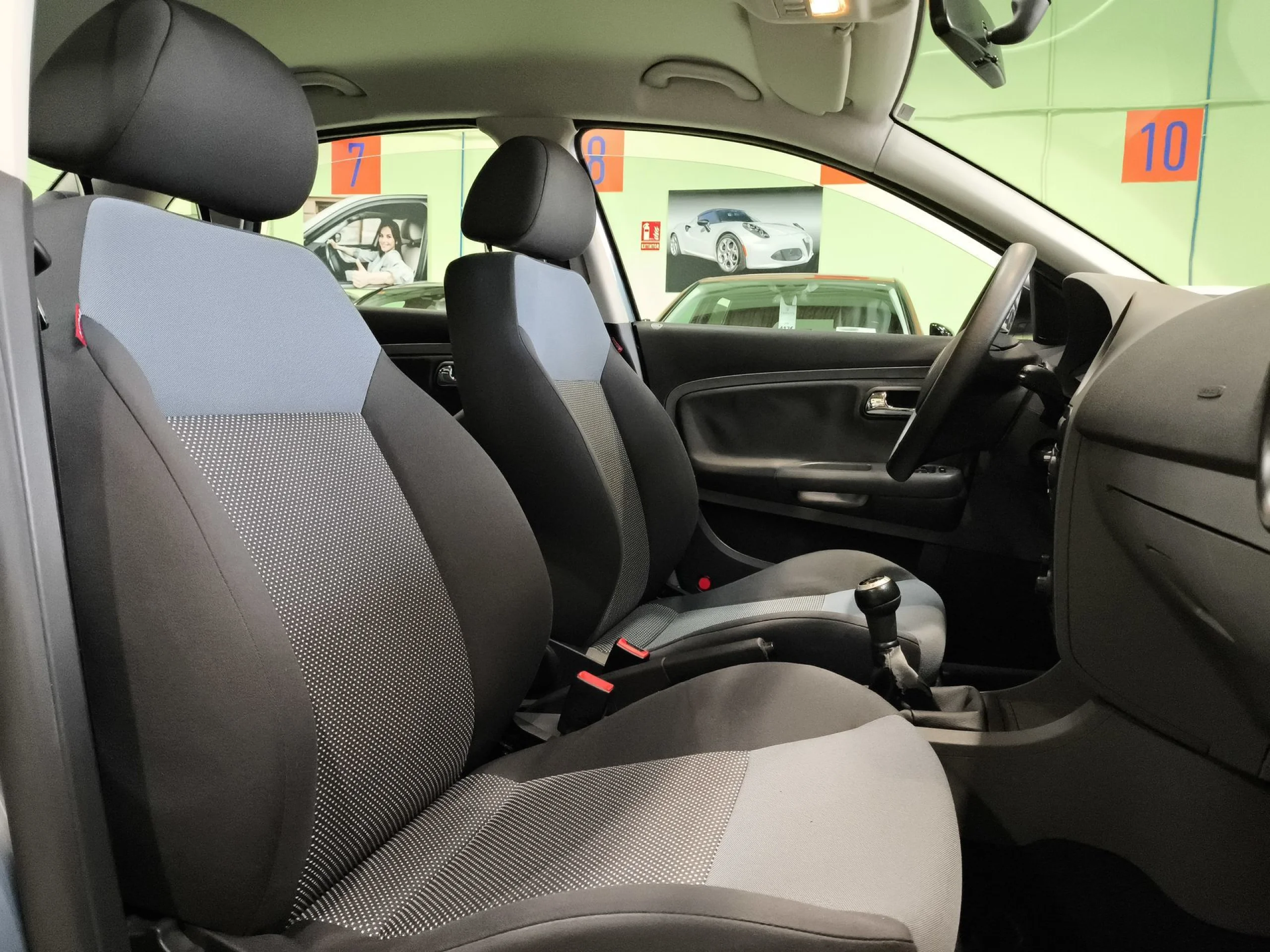 Seat Córdoba 1.4 16V Stylance 74 kW (100 CV) - Foto 26