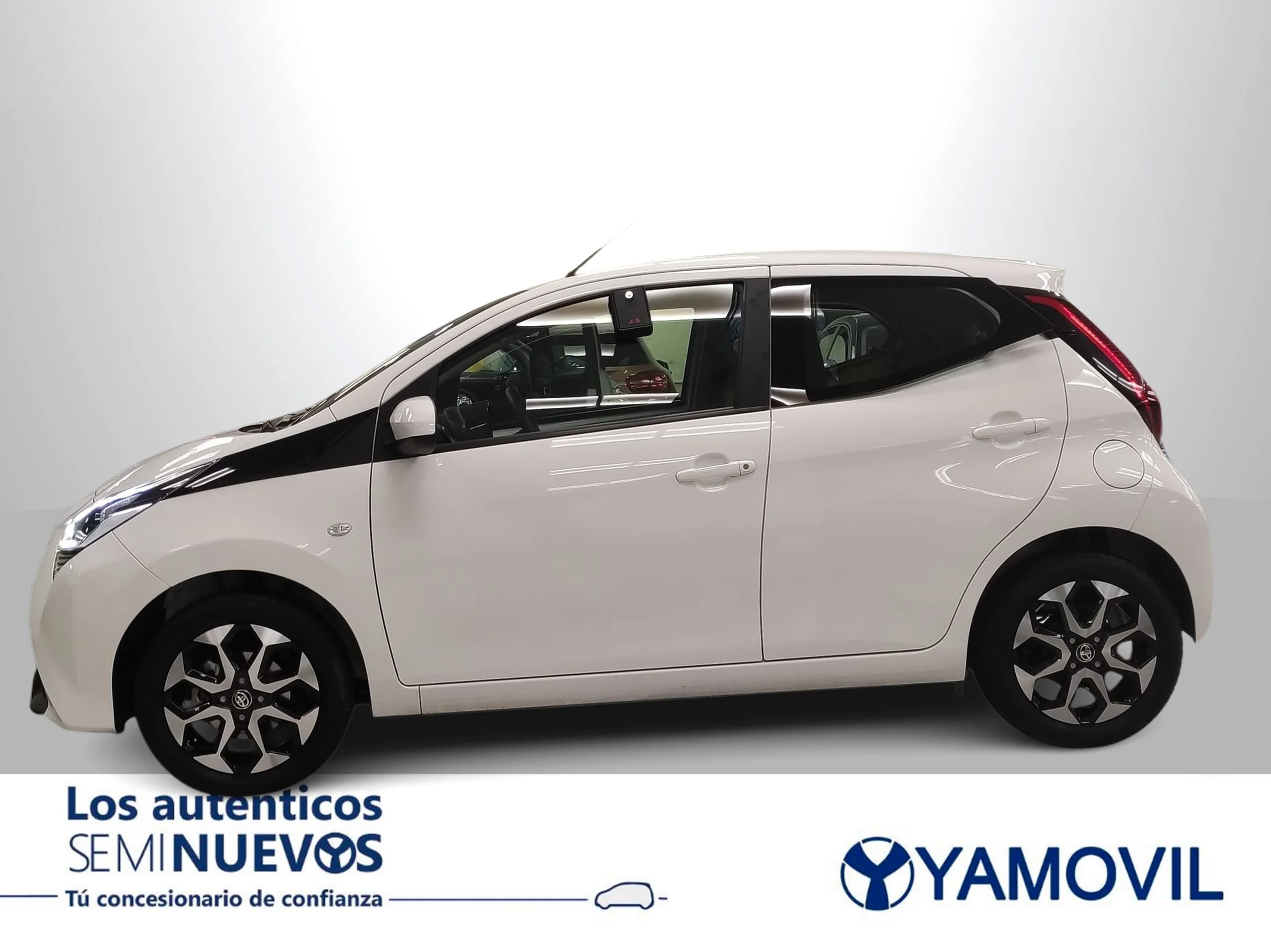 Toyota Aygo 1.0 70 x-play 53 kW (72 CV) - Foto 2