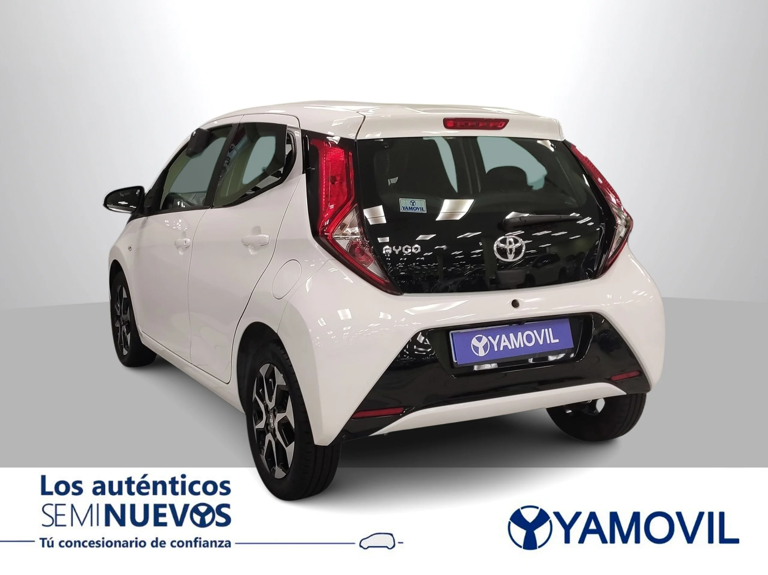 Toyota Aygo 1.0 70 x-play 53 kW (72 CV) - Foto 3