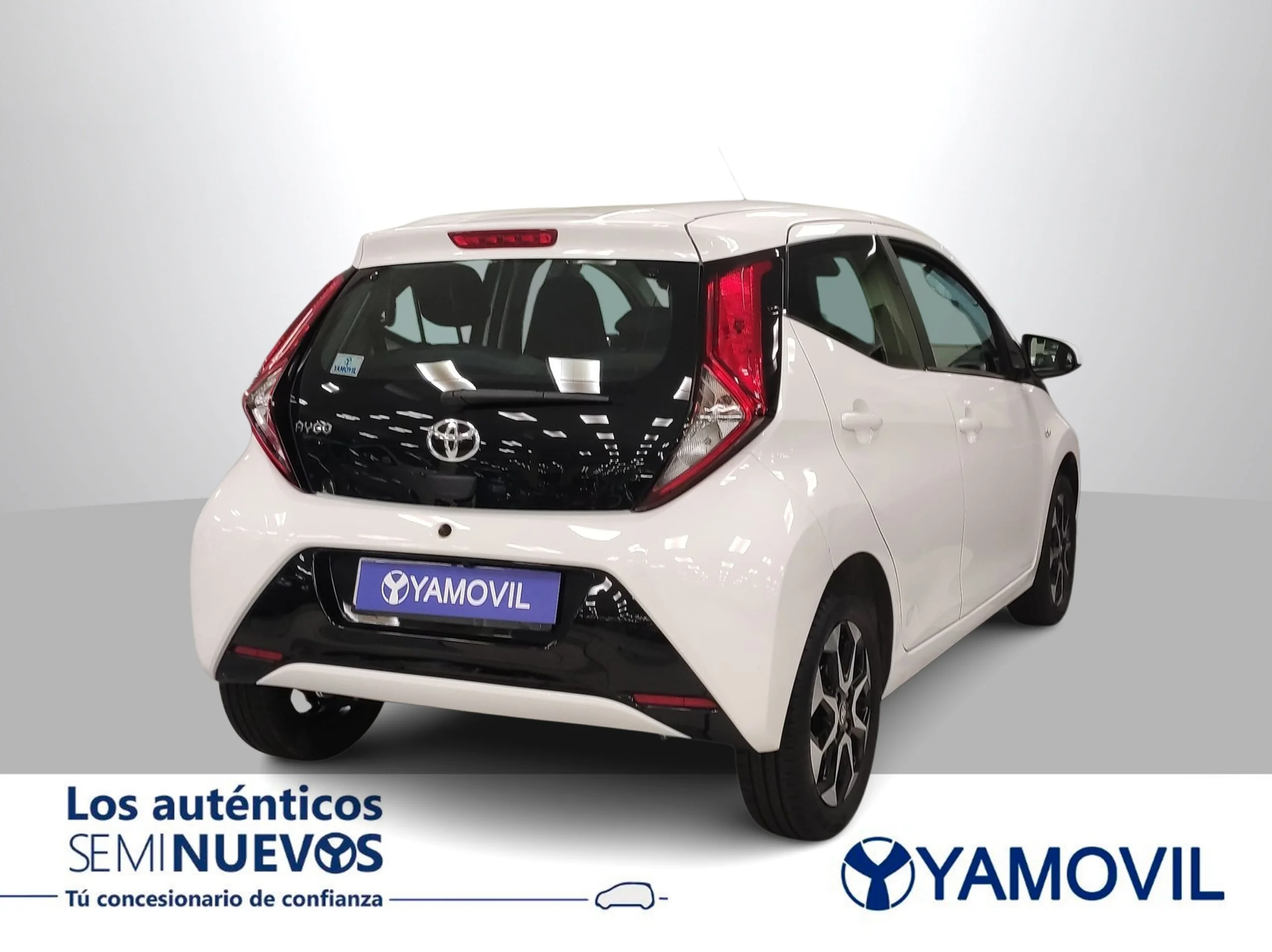 Toyota Aygo 1.0 70 x-play 53 kW (72 CV) - Foto 4