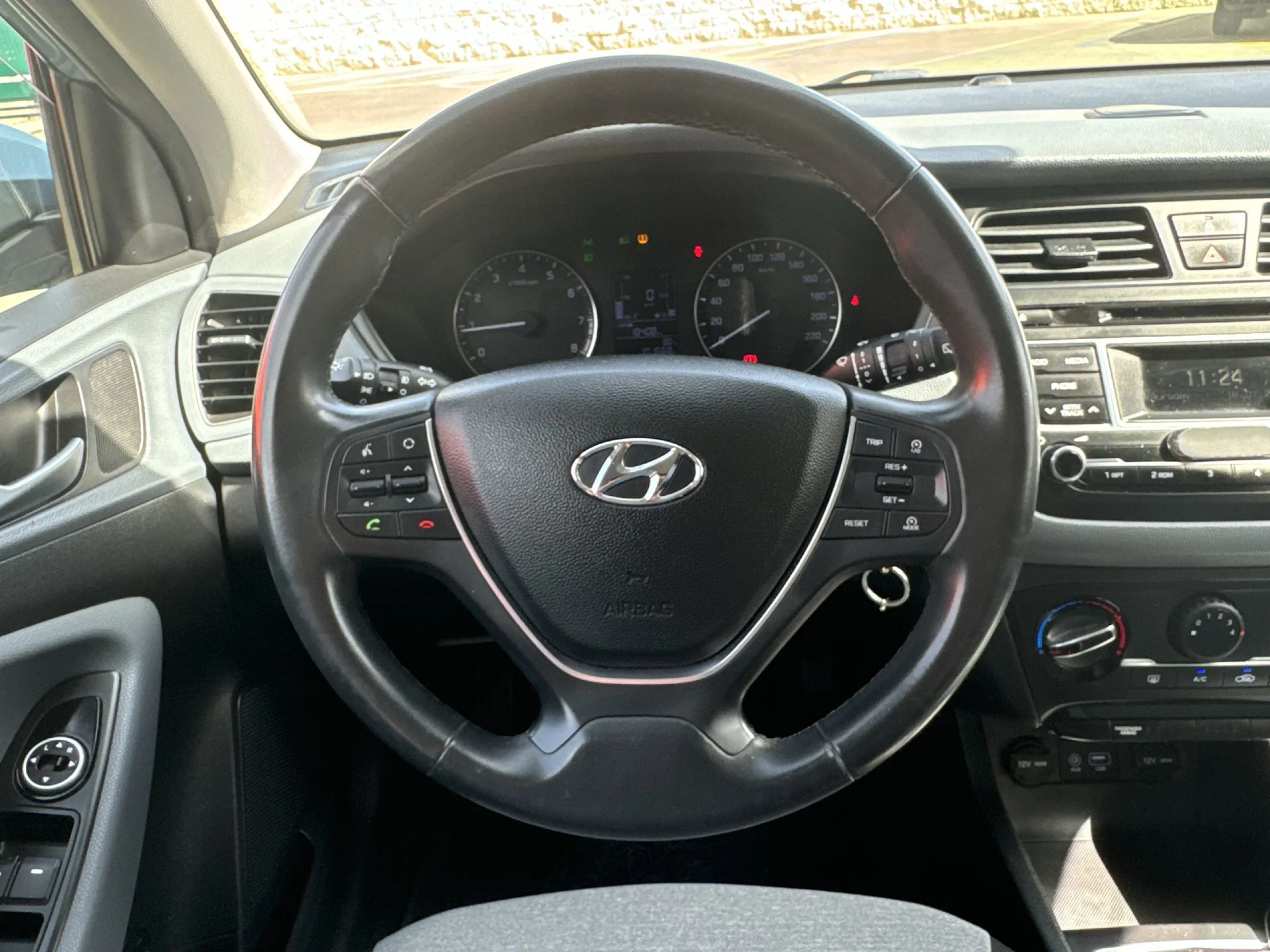 Hyundai I20 1.2 MPI Essence 62 kW (84 CV) - Foto 11