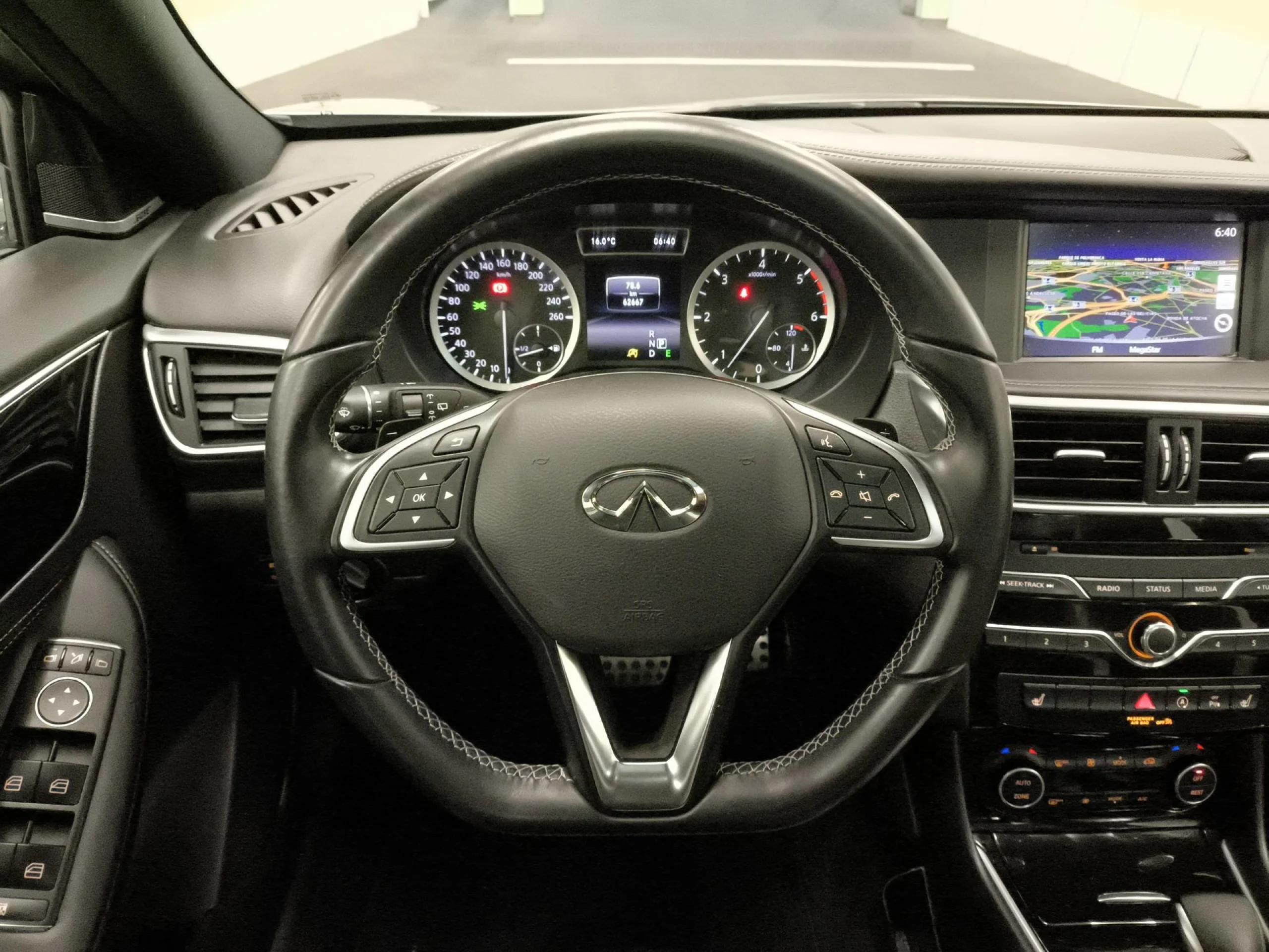 Infiniti Q30 2.2D Sport 7DCT 125 kW (170 CV) - Foto 11