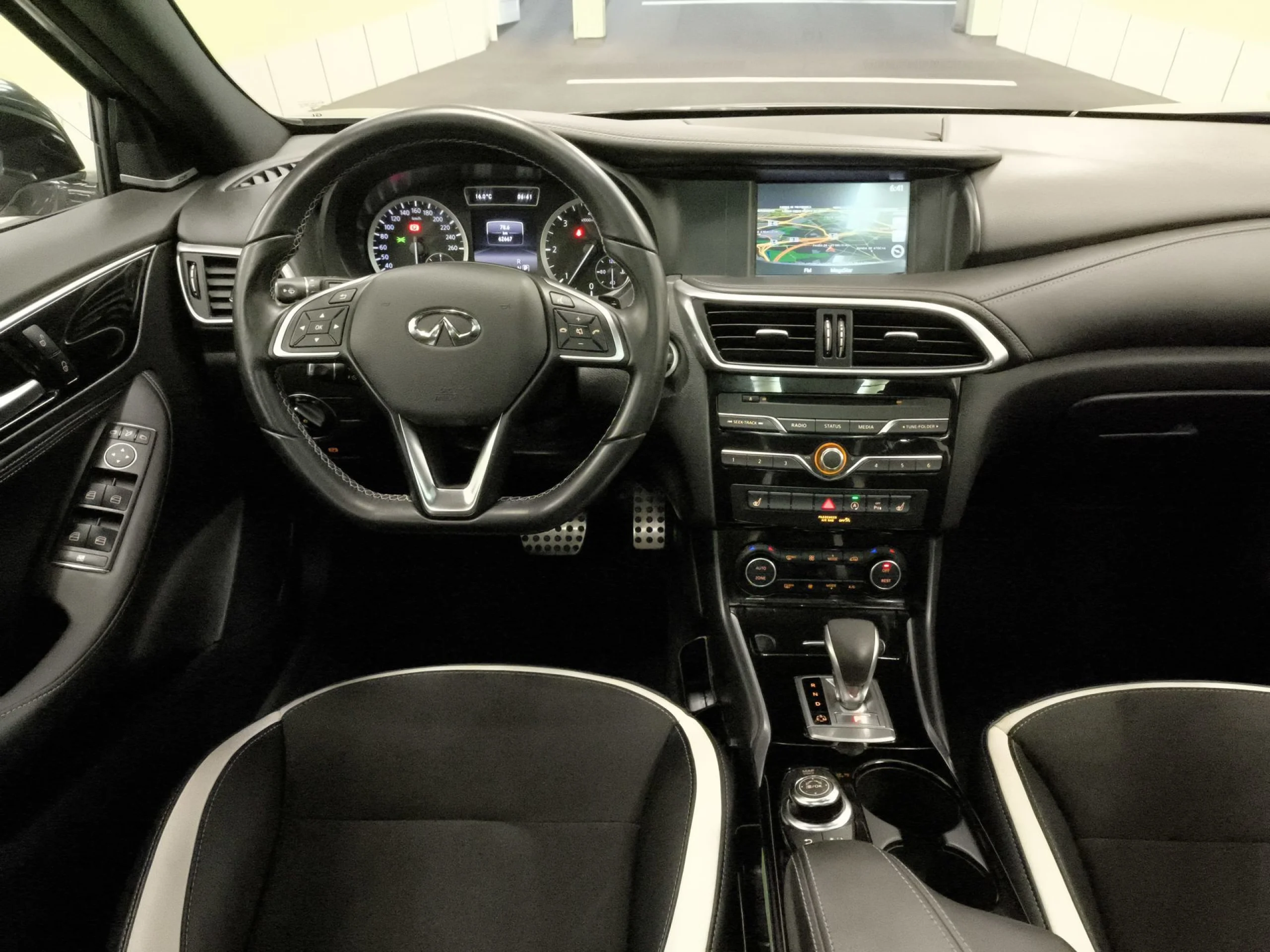 Infiniti Q30 2.2D Sport 7DCT 125 kW (170 CV) - Foto 18