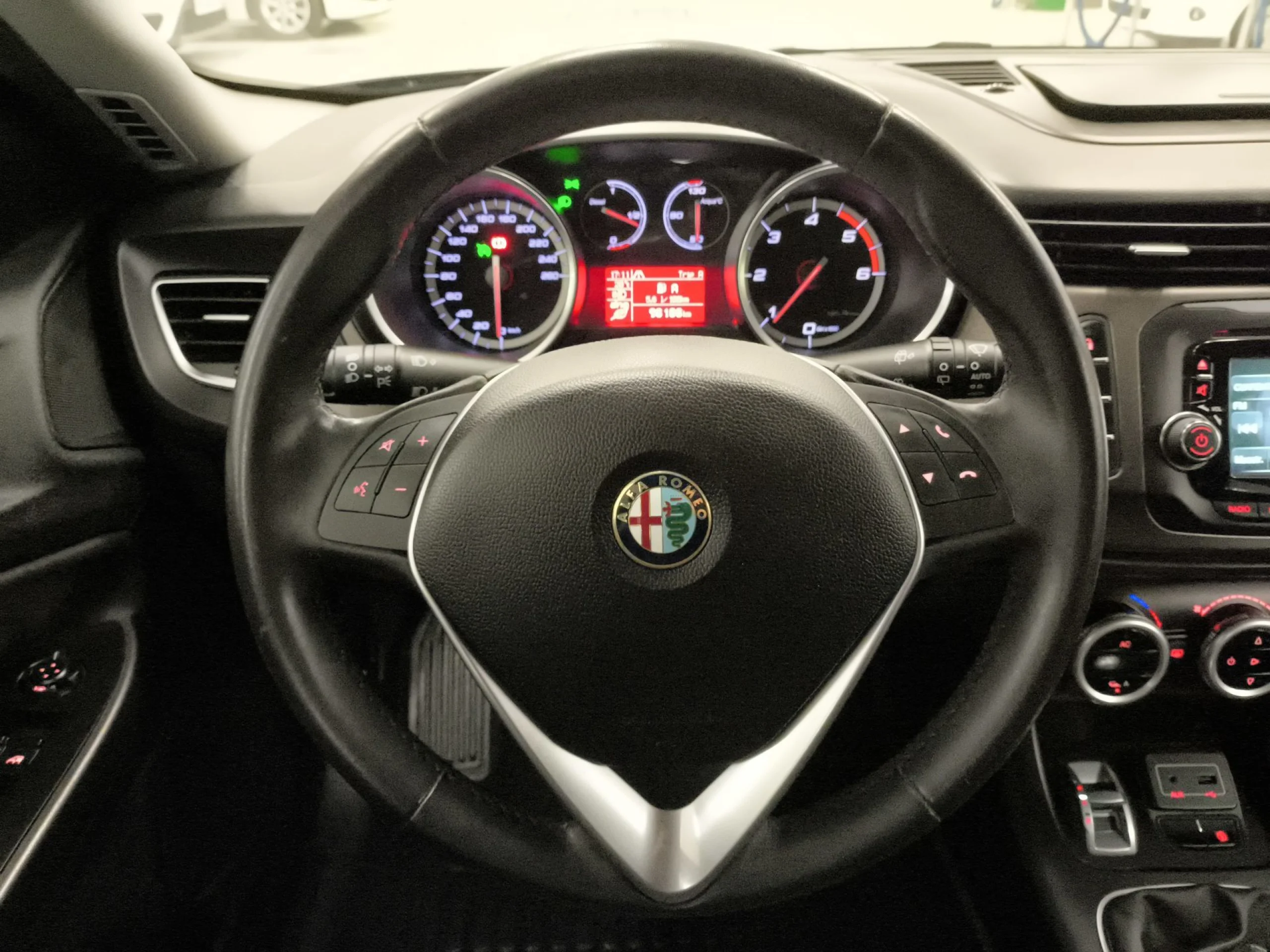 Alfa Romeo Giulietta 1.6 JTDm Distinctive 77 kW (105 CV) - Foto 18