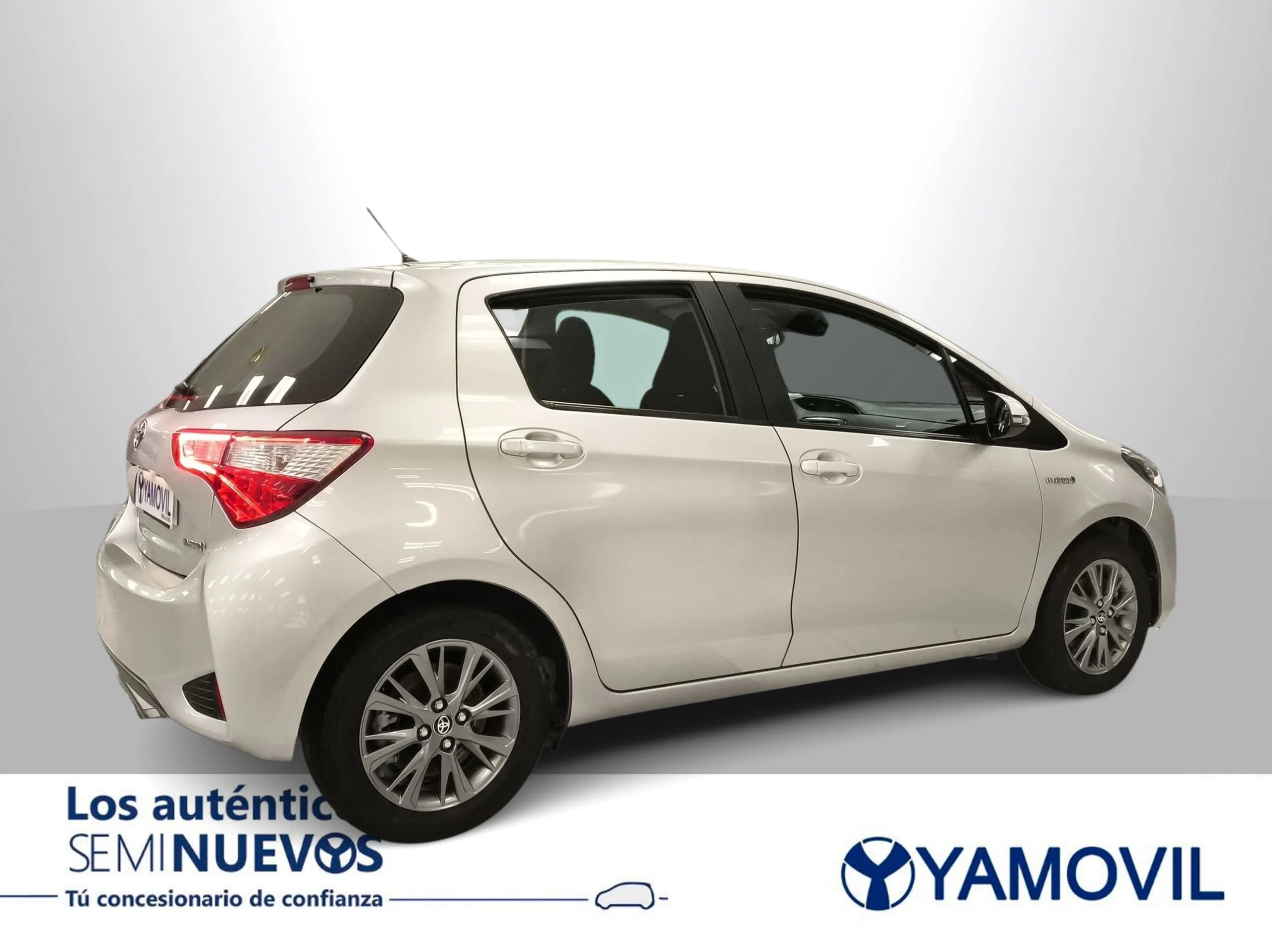 Toyota Yaris 1.5 100H Active Tech 74 kW (100 CV) - Foto 6