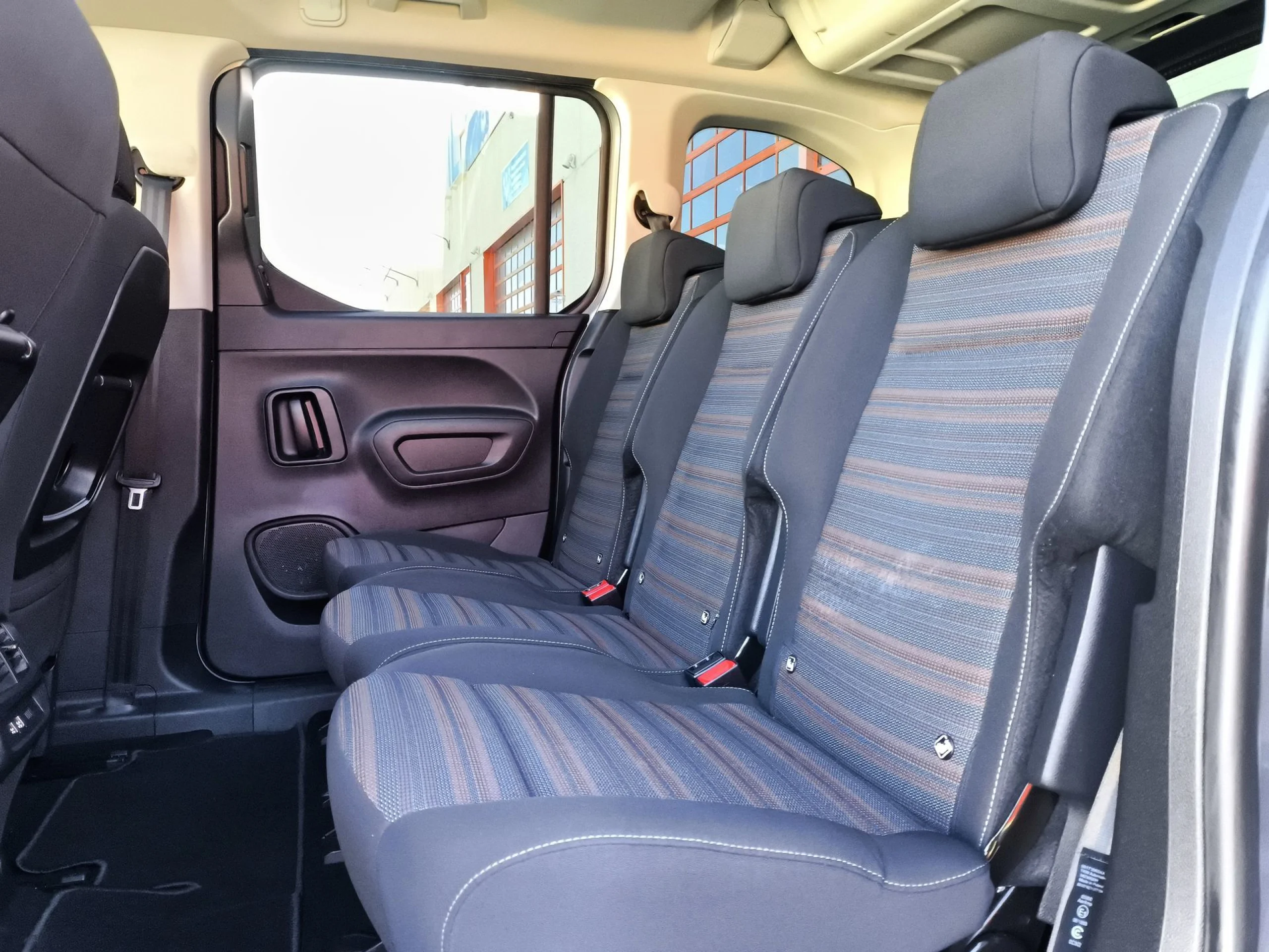 Opel Combo life 1.5 TD Innovation 96 kW (131 CV) - Foto 20