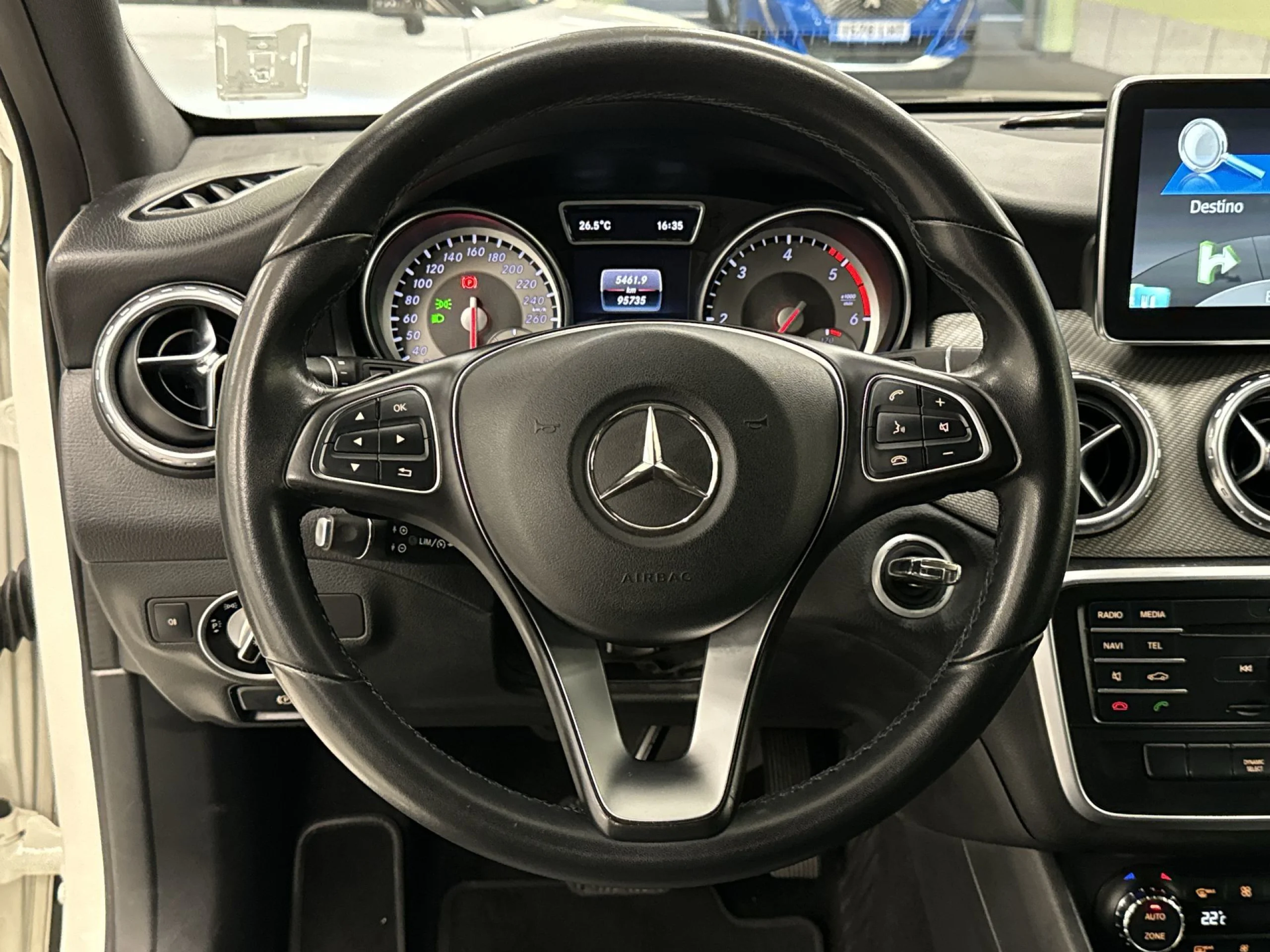 Mercedes-Benz Clase GLA GLA 200 d Urban 100 kW (136 CV) - Foto 15