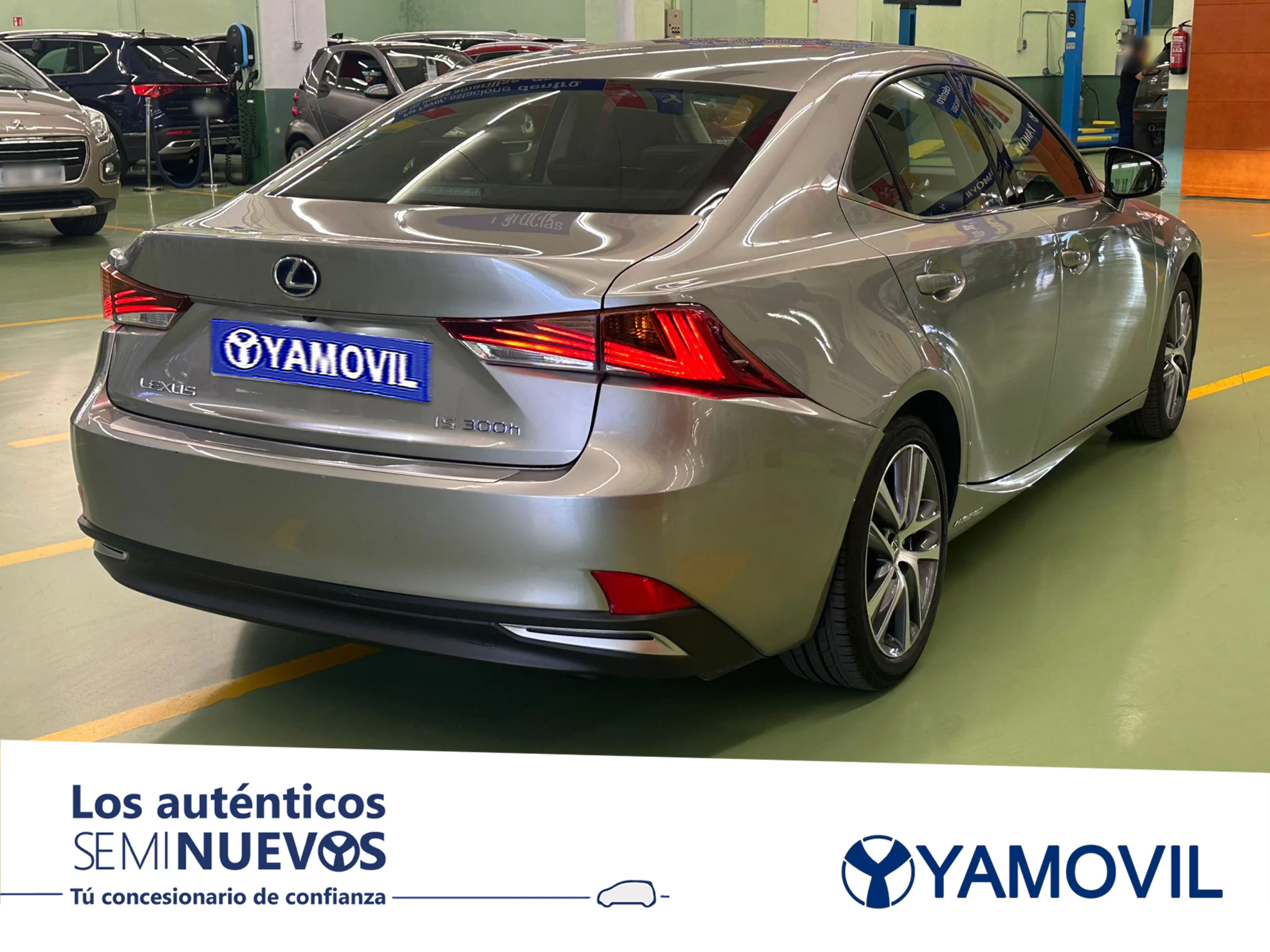 Lexus IS 300h Executive 164 kW (223 CV) - Foto 2